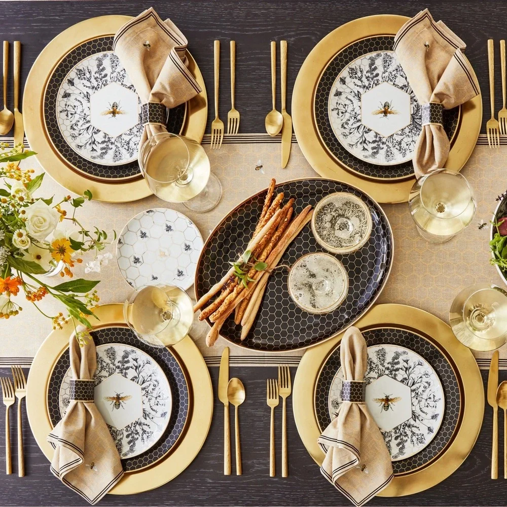 William Sonoma Elegant 18k Gold Accented Queen Bee Salad Plates - Set of Four 🐝